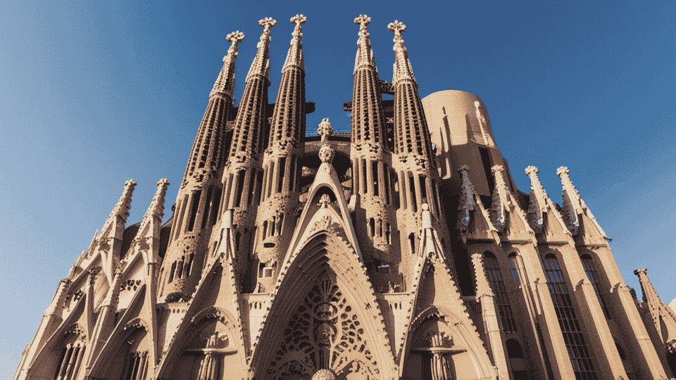 barcelona skyline sagra familia picture